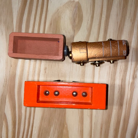 Kid Craft, Limited 60 Year Edition Diesel Thomas The Train Wooden and Battat toy - Picture 4 of 4